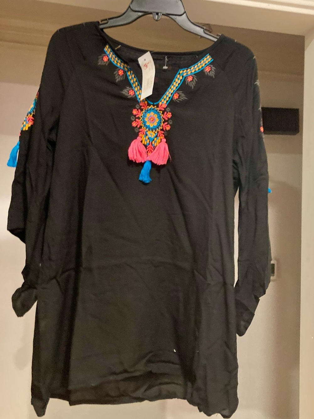Dianeβs Embroidered Swim Cover Cover-up Black OS ( P2P 20β) NWT